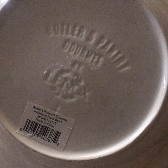 NWT 10" Individual Pasta Bowl Butler's Pantry Gourmet
by LENOX - Picture 6 of 7